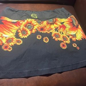 INKnBurn skirt/short size 10 sunflower
